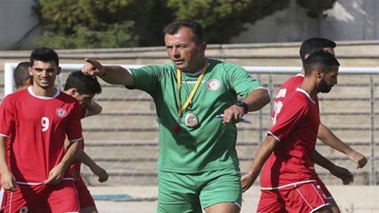 الاتحاد الآسيوي يغرم مدرب منتخب لبنان