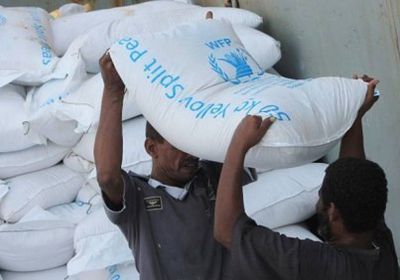 بالأرقام.. صحيفة تفضح المليشيات الحوثية بعد سرقة المساعدات الإغاثية 