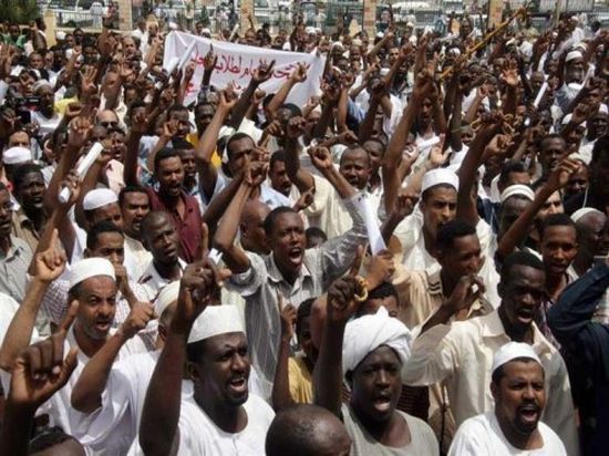 احتجاجات السودان تخطط لتظاهرات ليلية وعصيان مدني (تفاصيل)