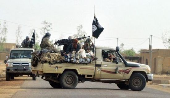 العربية: مقتل العشرات من القاعدة جراء غارات للتحالف بأبين