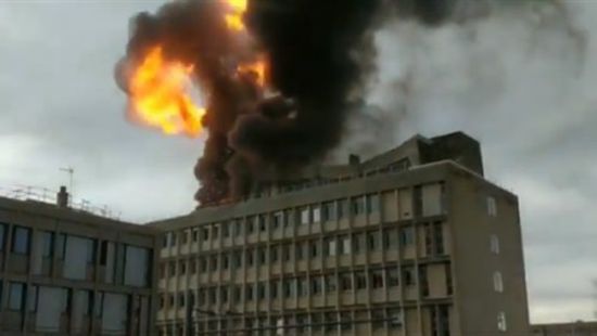 وزير الداخلية الفرنسي: وفاة اثنين من رجال الإطفاء في انفجار ليون