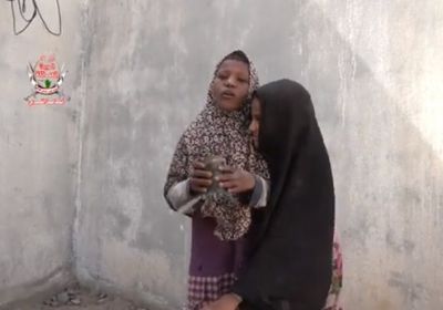 قصة أسرة في حيس تروي معاناتها من قصف المليشيات لمنزلها (فيديو)