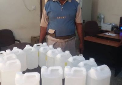 ضبط مواد سامة ومعدات تُستخدم في صناعة الخمور المحلية بعدن