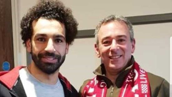 السفير المصري في لندن يساند محمد صلاح من المدرجات