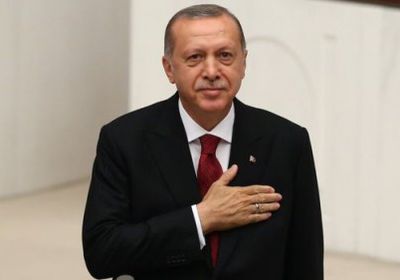 سياسي إماراتي: أردوغان مُصاب بداء العظمة والغرور