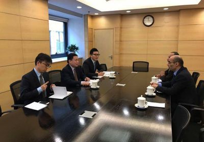 مباحثات يمنية صينية لتنفيذ مشاريع إغاثية وتنموية بالبلاد