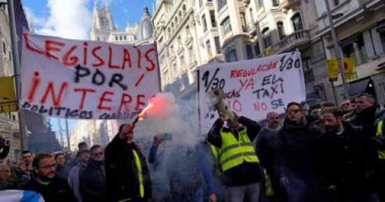 إسبانيا.. خروج السائقين في مظاهرات احتجاجًا على "أوبر"