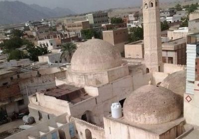 مليشيات الحوثي تواصل قصفها على منازل المواطنين في حيس