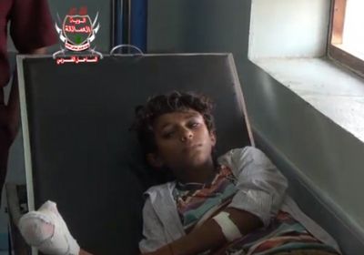 بتر أصابع يد طفل جراء انفجار لغم حوثي في حيس (فيديو)