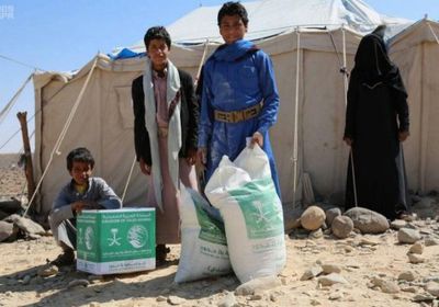 150 سلة غذائية للنازحين من صنعاء إلى محافظة مأرب