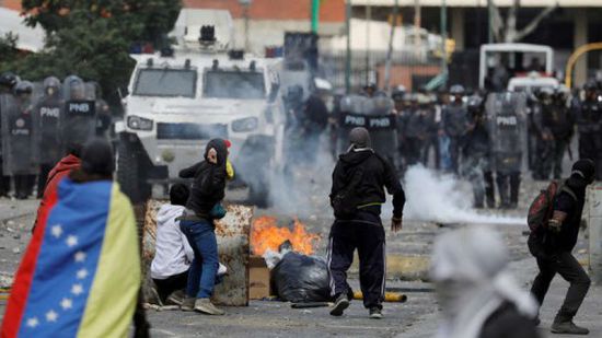 فرنسا تطالب مادورو بعدم قمع المعارضة وتعلن دعمها للرئيس الجديد