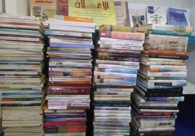 وزارة الثقافة تُسلم مجموعة كتب يمنية لمكتبة الجامعة العربية