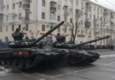 عرض عسكري روسي بمناسبة الذكرى 75 لأطول وأعنف حصار