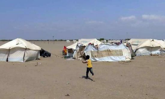 مقتل 8 وإصابة 30 آخرين بقصف استهدف مركزًا للنازحين في حجة