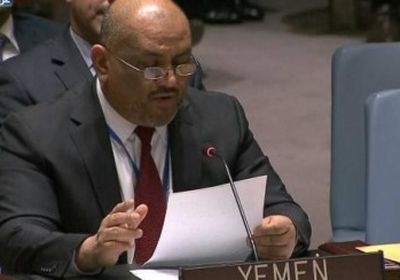 وزير الخارجية يبحث مع السفير البريطاني مستجدات الأوضاع باليمن