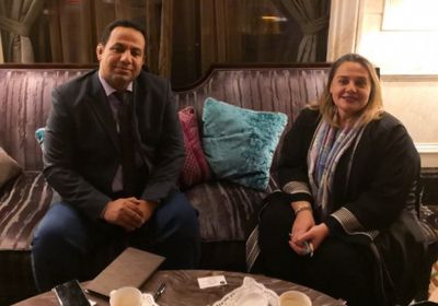 عضو بالانتقالي الجنوبي يلتقي مسؤولة بارزة في سفارة واشنطن لدى اليمن