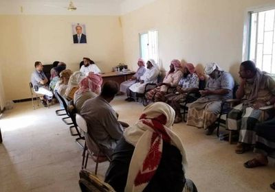 بالصور.. اجتماع موسع بمديرية حصوين بالمهرة ينتهي بـ14 قراراً خدمياً