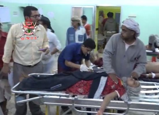 عشرات الشهداء والجرحى في عملية إرهابية حوثية بمدينة المخا (فيديو)