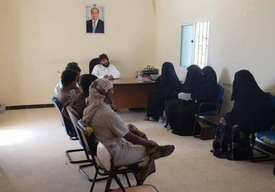 اليافعي والأسد يناقشان افتتاح مدرسة للصم والبكم بمديرية حصوين في المهرة (صور)