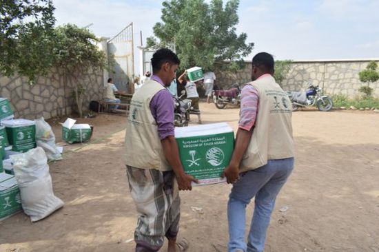 الشاؤوش لـ"المشهد العربي": مركز الملك سلمان وزع 11 ألف سلة غذائية في لحج 
