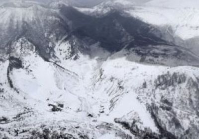 إنقاذ 5 أشخاص دفنوا إثر انهيار جليدي ببولندا