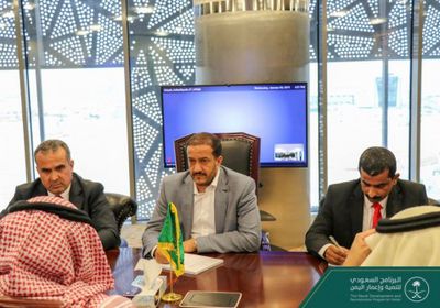 آل جابر يبحث الاحتياجات الزراعية لمحافظات اليمن