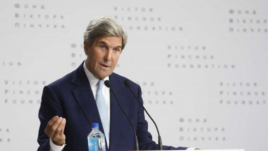 كيري منتقدا السياسة الخارجية لترامب: يسيء لسمعة بلادنا أمام العالم