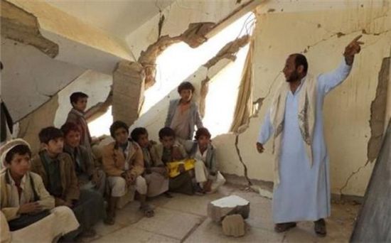 مليشيا الحوثي تفصل 500 معلم ومعلمة بمحافظة إب