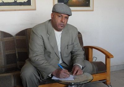 اغتيال الروائي العراقي "علاء مشذوب" أمام منزله بكربلاء (تفاصيل)