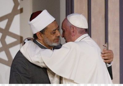 بن تميم: أصوات المآذن تتحد مع الكنائس في نشيد الأخوة والإنسانية