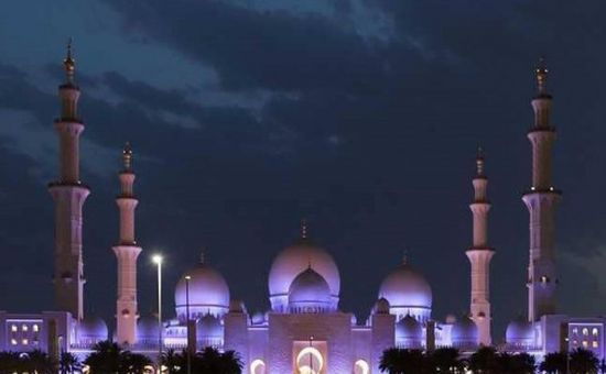 قبل احتضانه للقاء التاريخي.. تعرف على جامع الشيخ زايد الكبير