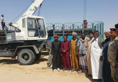 وصول أول دفعة من الأعمدة الكهربائية لمشروع تحسين شبكة كهرباء المهرة