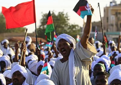 احتجاجات شعبية تجتاح الخرطوم وسط دعوات بتنحي "البشير"