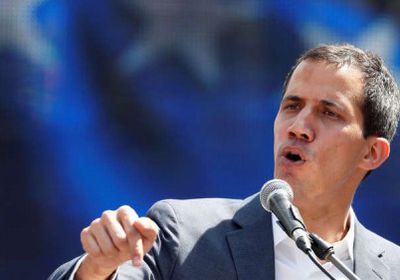 "جوايدو": حكومة "مادورو" تحاول نقل 1.2 مليار دولار إلى الأوروجواي