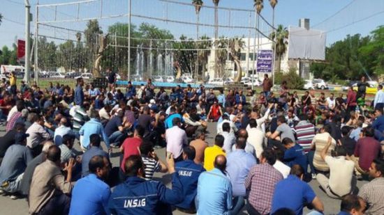 للمطالبة بمستحقاتهم.. احتجاجات عمال مصنع " بروجرد سامان " بإيران