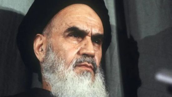 أول رئيس إيراني يكشف تفاصيل خيانة " الخميني " للثورة