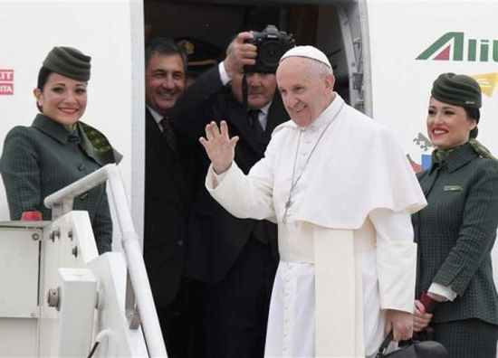 بابا الفاتيكان يختتم جولته بالإمارات مغادرًا إلى روما