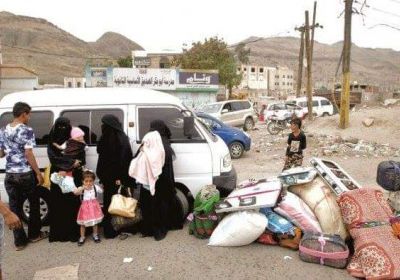 بمصادرة الأموال والغداء.. نازحو الحديدة تحت رحمة مليشيا الحوثي في صنعاء