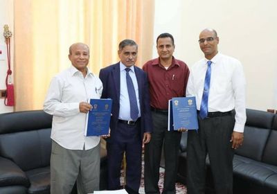 بالصور.. محافظ حضرموت يلتقي عدد من الباحثين في مجال الصحافة والإعلام