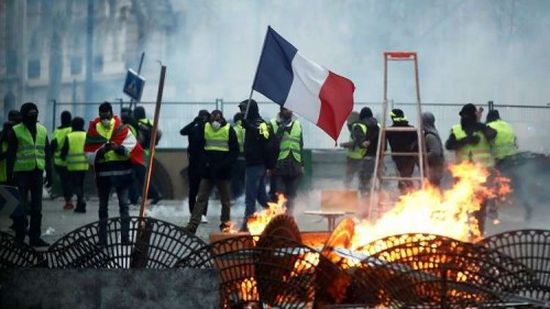 البرلمان الفرنسي يقر مشروع قانون لحظر التظاهر ومعاقبة المخربين