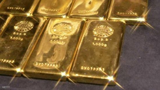 غموض العلاقات التجارية بين بكين وواشنطن يرفع سعر الذهب 0.2 %