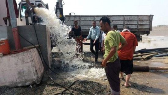 اجتماع موسُّع في عدن يناقش خطة "كلستر" لتطوير قطاع المياه بحضور دولي