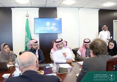 آل جابر يستعرض مشروعات البرنامج السعودي لإعمار اليمن