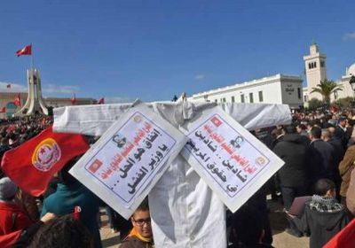 تونس.. المعلمون يتظاهرون والطلاب يتخوفون من خسارة السنة الدراسية