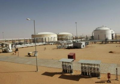 "حفتر" يسيطر على حقل الشرارة النفطي بجنوب ليبيا