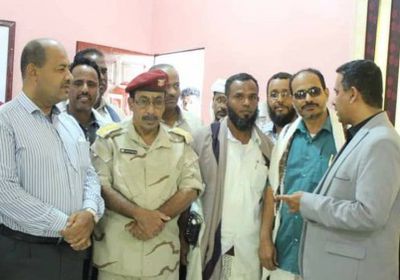 مديرا "التربية" و"النقل" بحضرموت يدشنان مشاريع خدمية وتعليمية بغيل باوزير