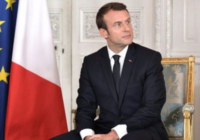 ماكرون يؤجل زياراته الخارجية بسبب "السترات الصفراء"