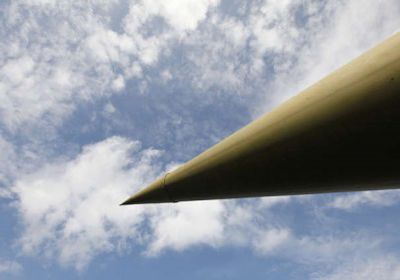 طيار أمريكي يكشف تفاصيل اصطدام القبة الضوئية الغامضة