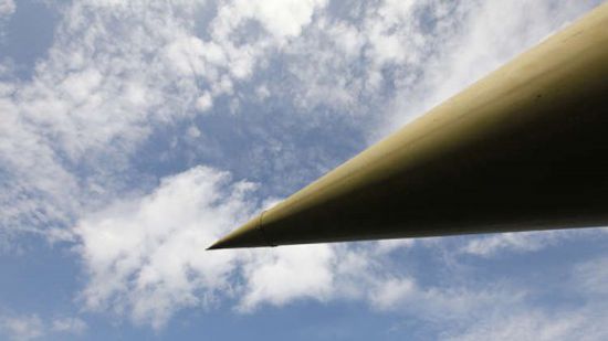 طيار أمريكي يكشف تفاصيل اصطدام القبة الضوئية الغامضة