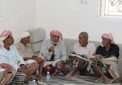 مستشار الرئيس يناقش مع مقادمة العوابثة بوادي العين احتياجات المنطقة